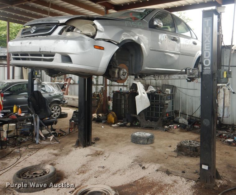 image for item DJ0549 2020 Tuxedo TP9KF-TUX  two post automotive lift
