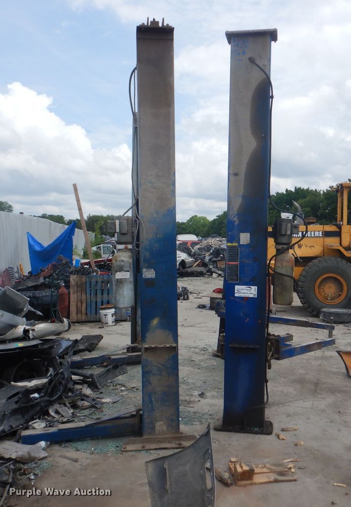 image for item DJ0551 (2) GPO 10 two post automotive lifts