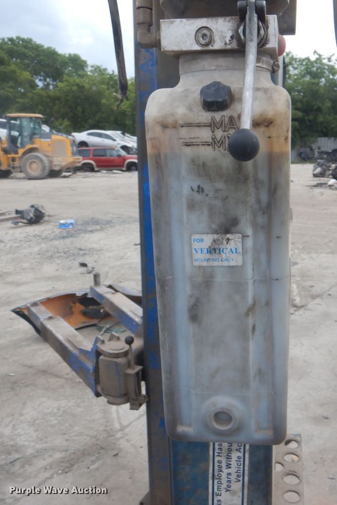 image for item DJ0551 (2) GPO 10 two post automotive lifts