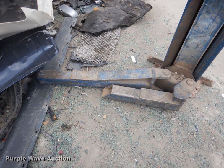 image for item DJ0551 (2) GPO 10 two post automotive lifts