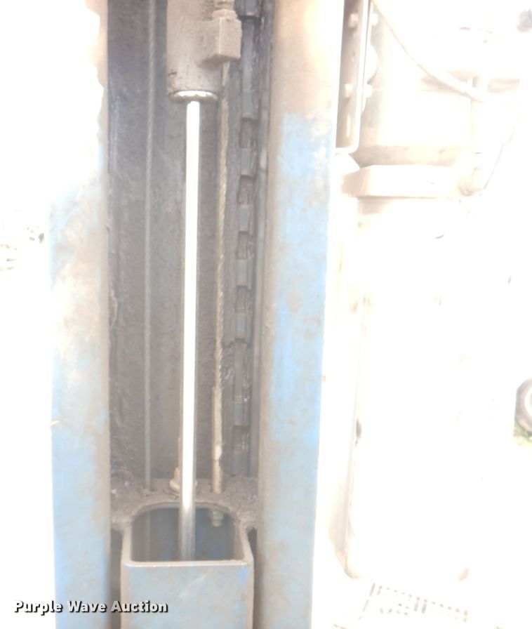 image for item DJ0551 (2) GPO 10 two post automotive lifts