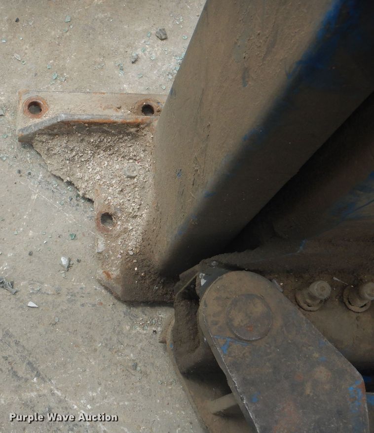 image for item DJ0551 (2) GPO 10 two post automotive lifts