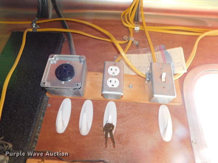 image for item DK8601 2015 H & H  enclosed cargo trailer