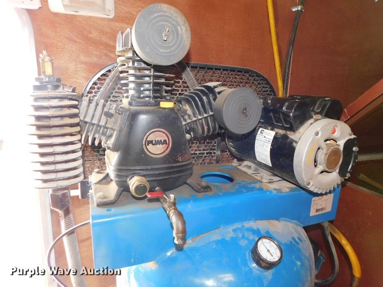 image for item DK8601 2015 H & H  enclosed cargo trailer