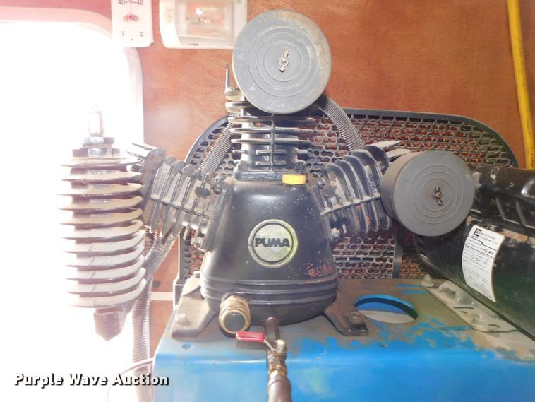 image for item DK8601 2015 H & H  enclosed cargo trailer