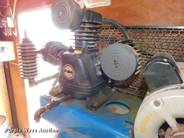 image for item DK8601 2015 H & H  enclosed cargo trailer