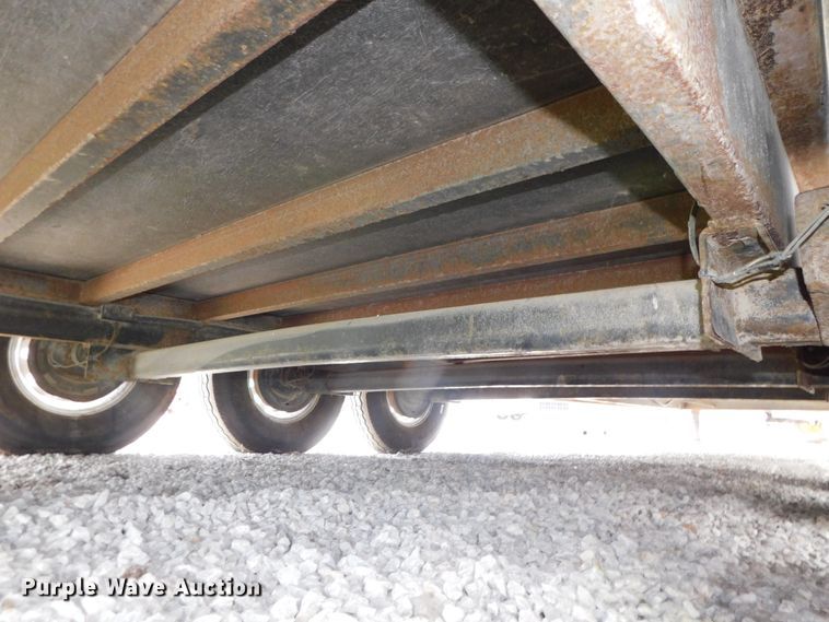 image for item DK8601 2015 H & H  enclosed cargo trailer