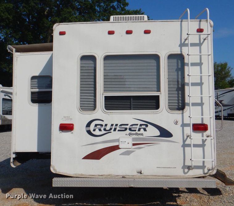 image for item DL0066 2005 Cross Roads Cruiser  camper