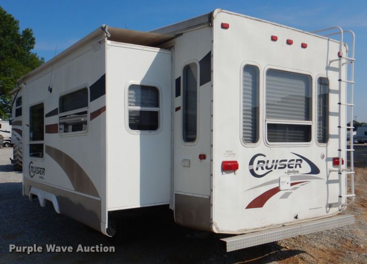 image for item DL0066 2005 Cross Roads Cruiser  camper