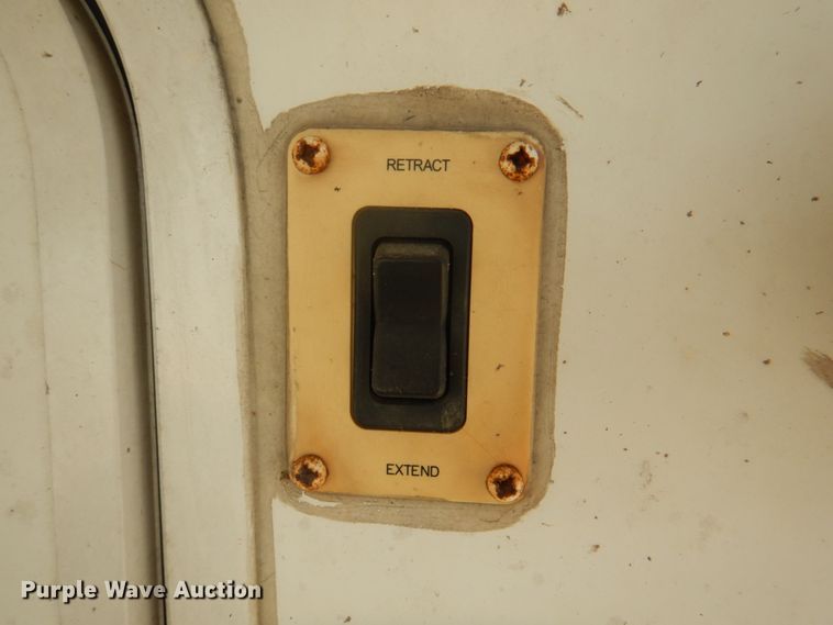 image for item DL0066 2005 Cross Roads Cruiser  camper