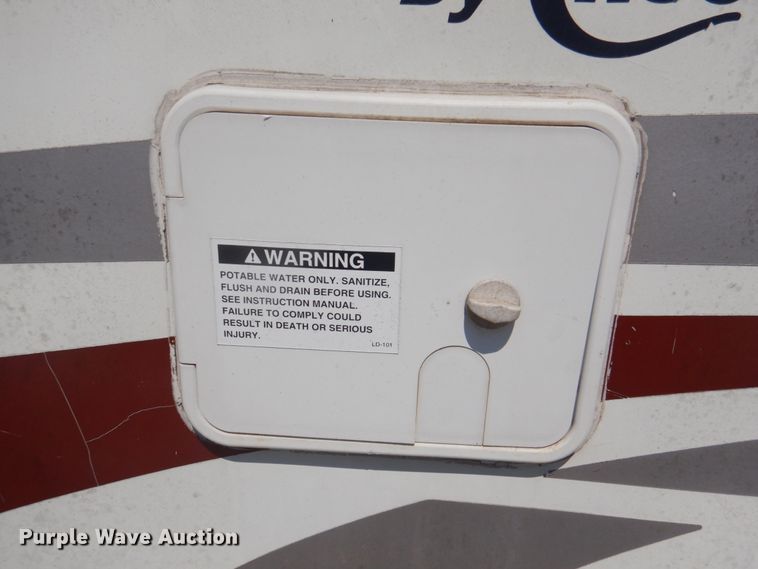 image for item DL0066 2005 Cross Roads Cruiser  camper