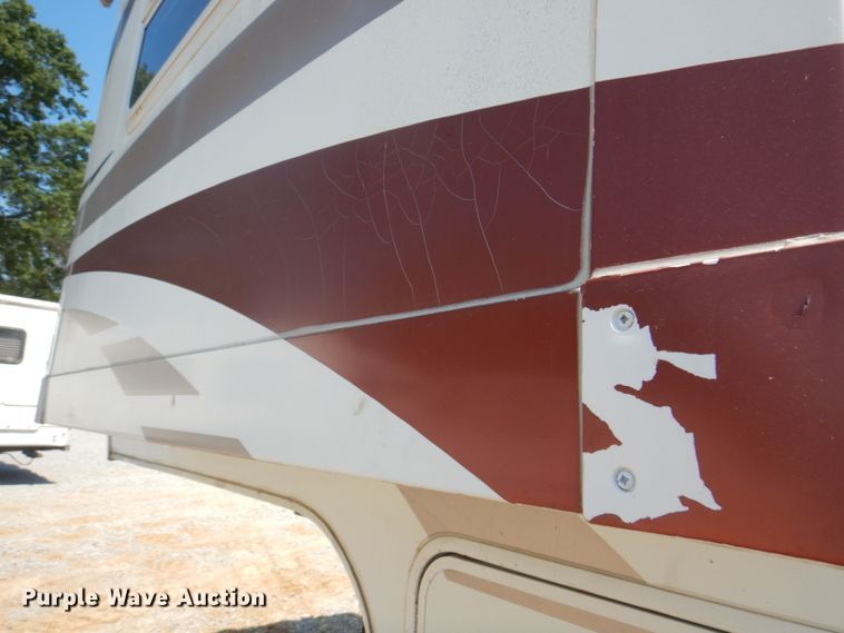 image for item DL0066 2005 Cross Roads Cruiser  camper