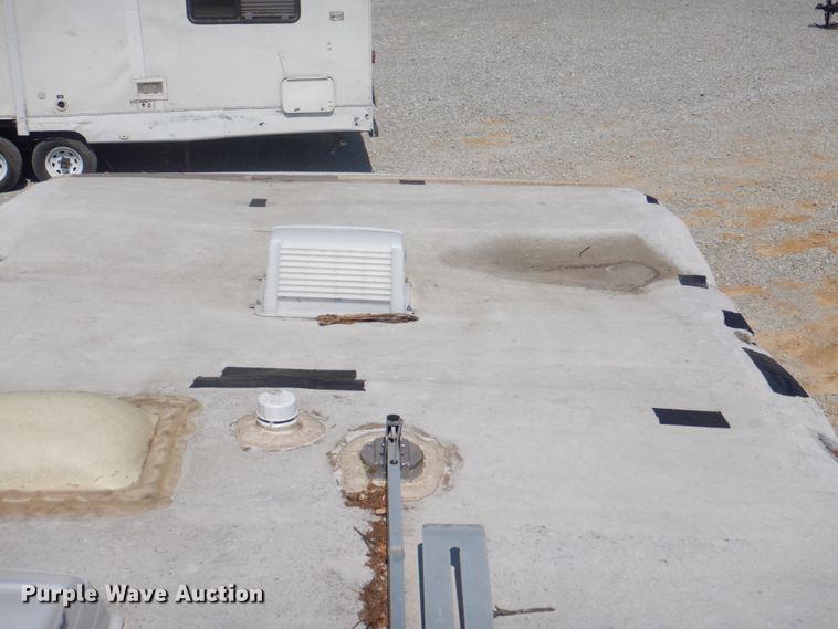 image for item DL0066 2005 Cross Roads Cruiser  camper