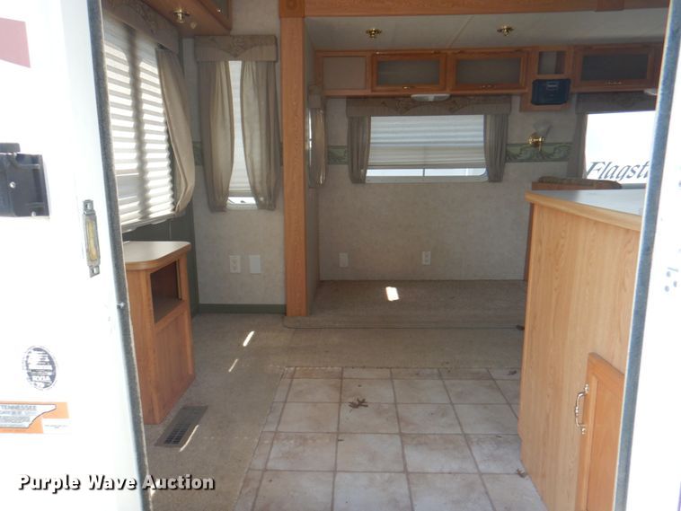 image for item DL0066 2005 Cross Roads Cruiser  camper