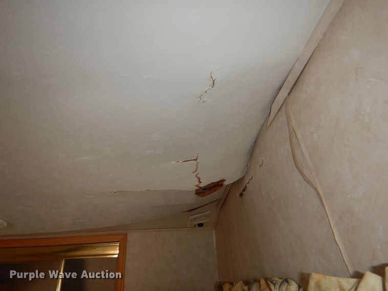 image for item DL0066 2005 Cross Roads Cruiser  camper