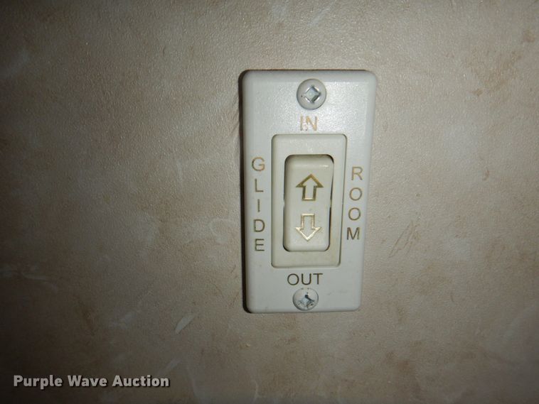 image for item DL0066 2005 Cross Roads Cruiser  camper