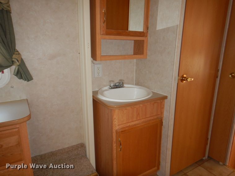 image for item DL0066 2005 Cross Roads Cruiser  camper