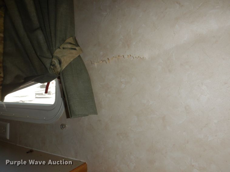 image for item DL0066 2005 Cross Roads Cruiser  camper