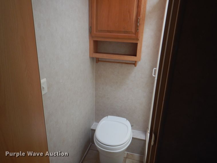 image for item DL0066 2005 Cross Roads Cruiser  camper