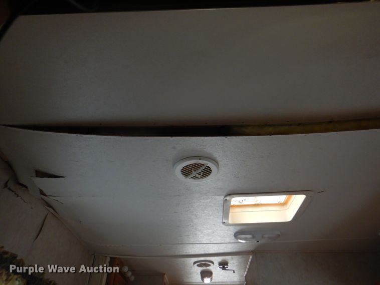 image for item DL0066 2005 Cross Roads Cruiser  camper