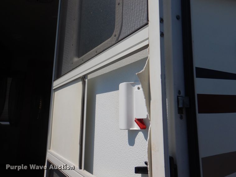 image for item DL0066 2005 Cross Roads Cruiser  camper