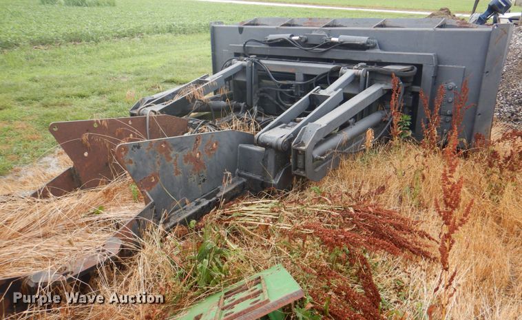 image for item DL0078 Grouser  12'W dozer blade
