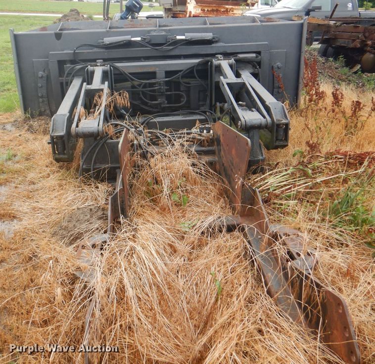image for item DL0078 Grouser  12'W dozer blade