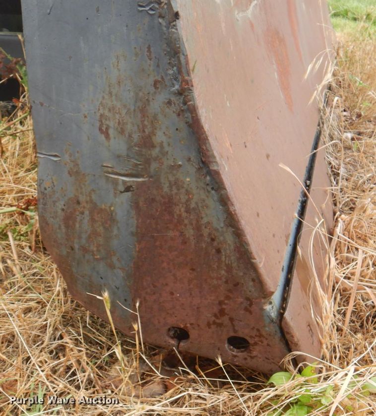 image for item DL0078 Grouser  12'W dozer blade