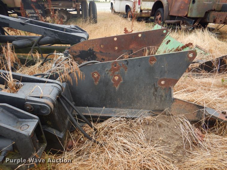 image for item DL0078 Grouser  12'W dozer blade