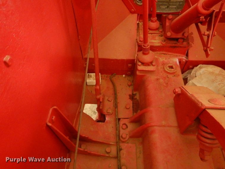 image for item DL0406 International W30  tractor