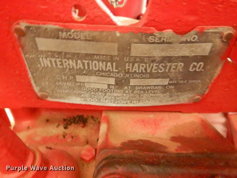 image for item DL0406 International W30  tractor