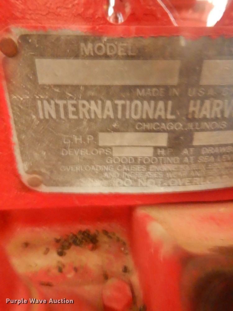 image for item DL0406 International W30  tractor