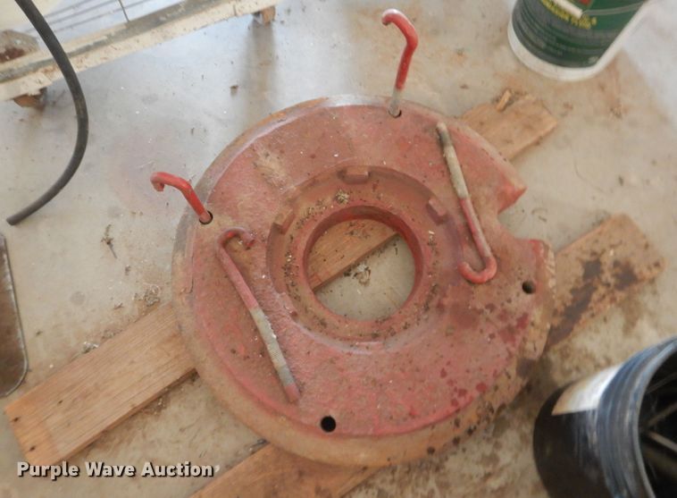 image for item DL0406 International W30  tractor