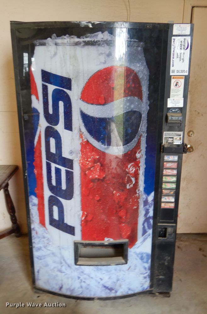 image for item DL3250 Pepsi  vending machine