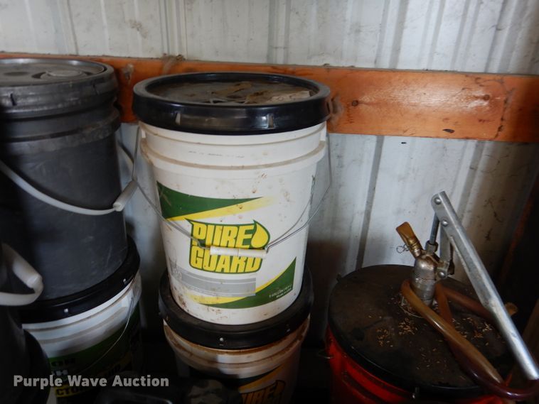 image for item DL3273 Lubricants