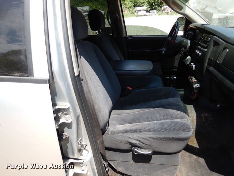 image for item DL3311 2002 Dodge Ram 1500  Quad Cab pickup truck