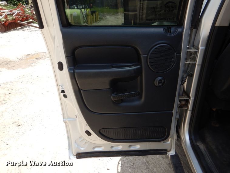 image for item DL3311 2002 Dodge Ram 1500  Quad Cab pickup truck