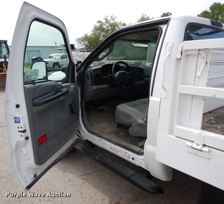 image for item DL8871 2007 Ford F550 XL  flatbed truck