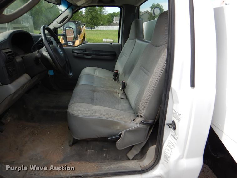 image for item DL8871 2007 Ford F550 XL  flatbed truck