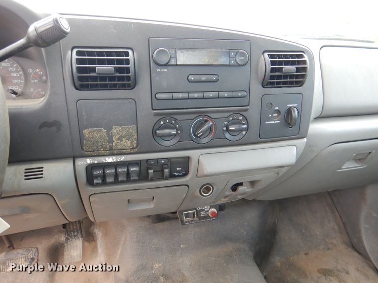 image for item DL8871 2007 Ford F550 XL  flatbed truck