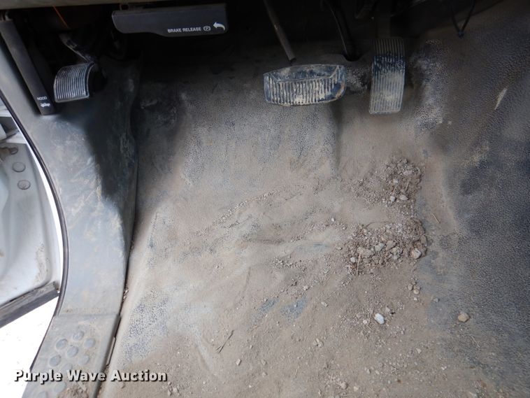 image for item DL8871 2007 Ford F550 XL  flatbed truck