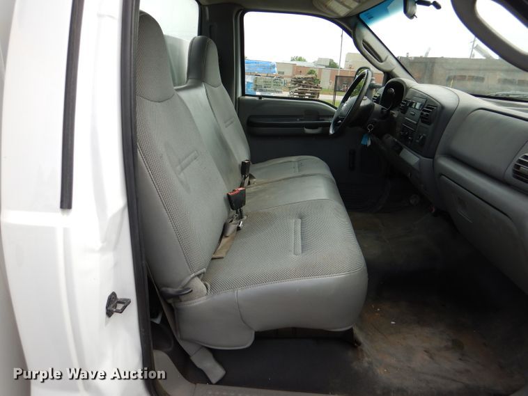 image for item DL8871 2007 Ford F550 XL  flatbed truck