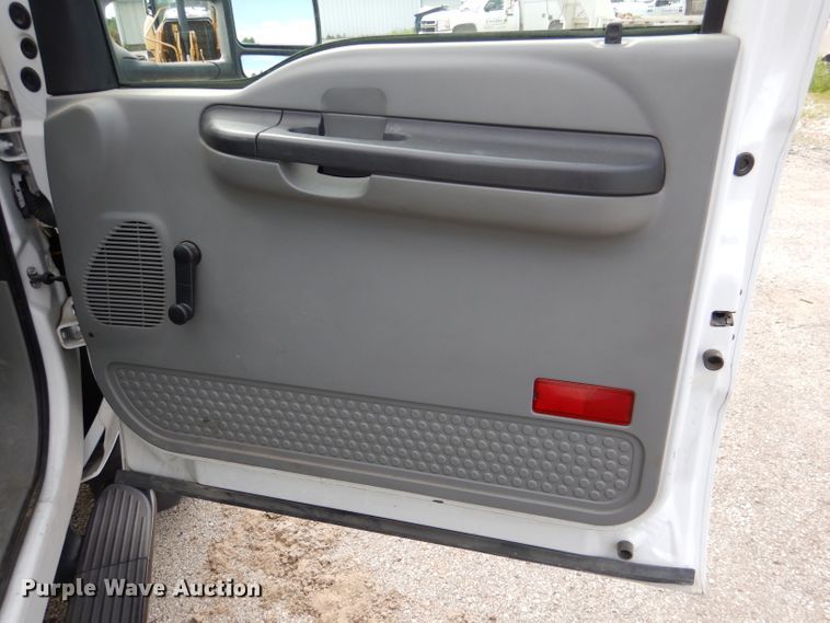 image for item DL8871 2007 Ford F550 XL  flatbed truck