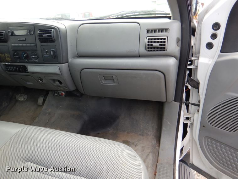 image for item DL8871 2007 Ford F550 XL  flatbed truck