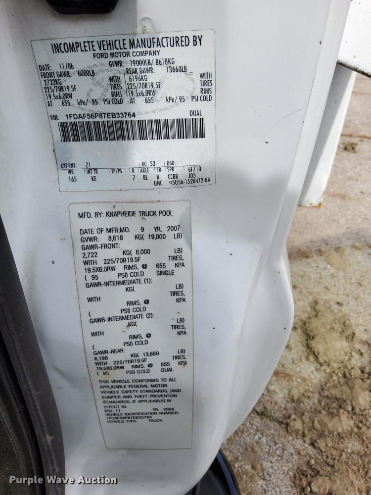 image for item DL8871 2007 Ford F550 XL  flatbed truck