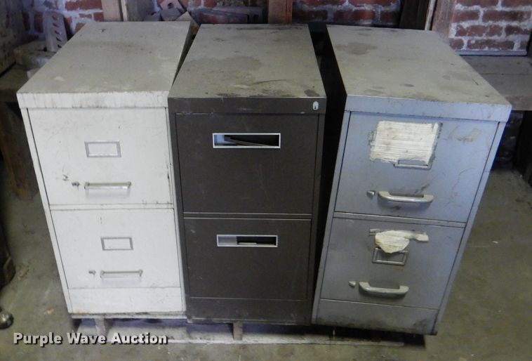 image for item DM0168 (16) file cabinets