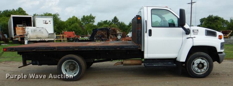 image for item DM3832 2003 GMC C4500  flatbed truck