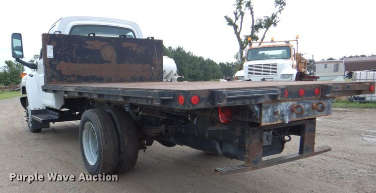 image for item DM3832 2003 GMC C4500  flatbed truck