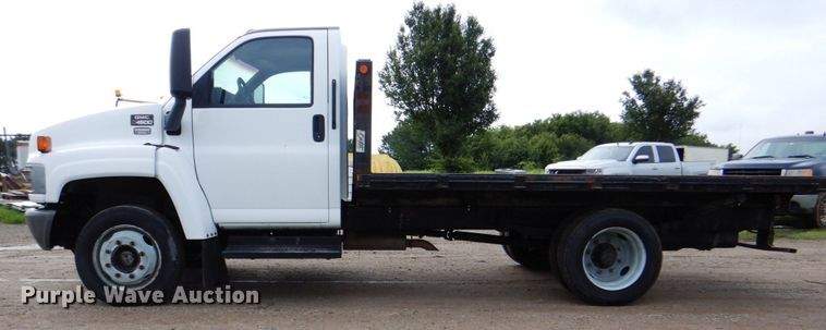 image for item DM3832 2003 GMC C4500  flatbed truck