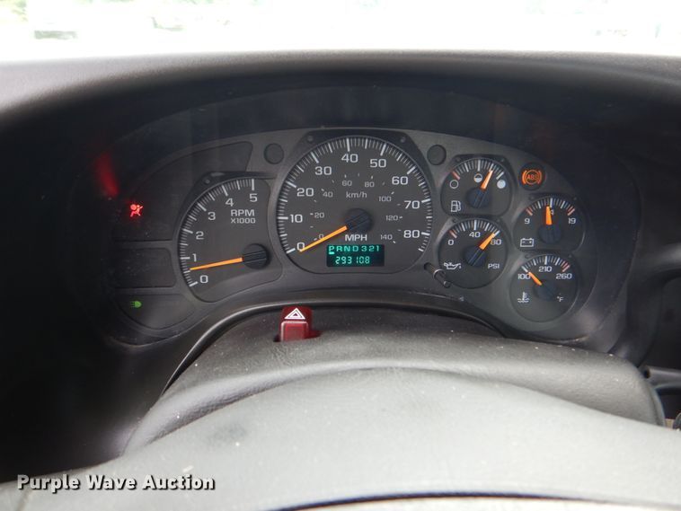 image for item DM3832 2003 GMC C4500  flatbed truck